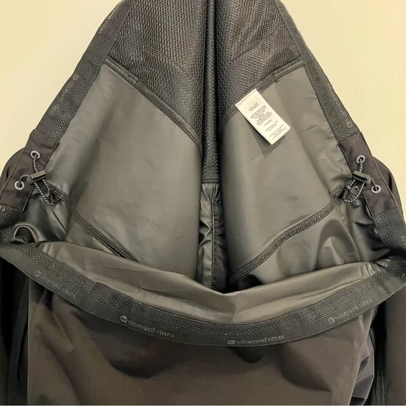 Vineyard Vines OTG Performance Medinah Packable Lightweight Golf Anorak - Picture 10 of 10